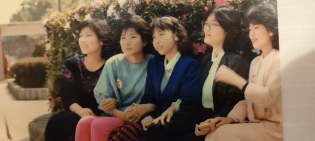 1980年代，几位“美宁小姐”合影（白丽萍提供图片）