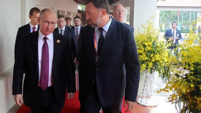 نحوه راه رفتن ما می‌تواند متمایز باشد و اغلب می‌تواند اطلاعاتی را درباره ما فاش کند، مانند ولادیمیر پوتین که شبیه "هفت‌تیرکش"ها راه می‌رود