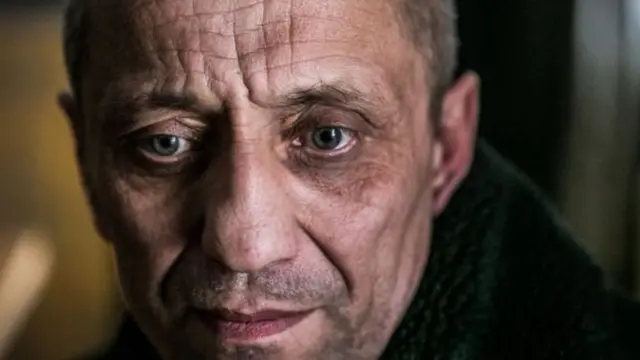 Popkov, polislik görevinden 1998 yılında ayrıldı.