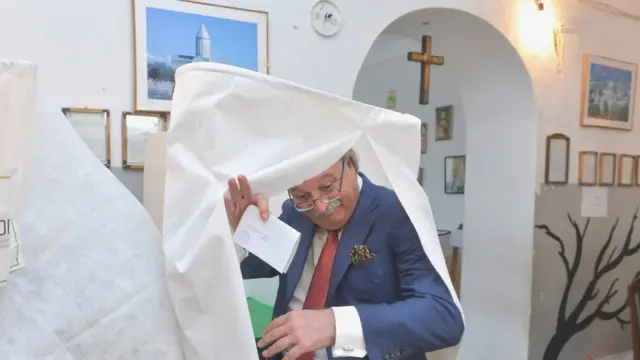 Григол Вашадзе на избирательном участке