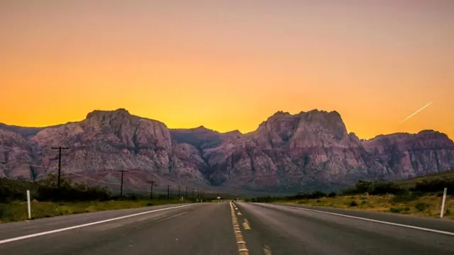 Немного отъехать от Лас-Вегаса - и перед вами открываются просторы для пеших и велосипедных прогулок