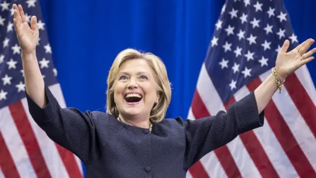 Hillary Clinton waxa ay ahayd qofka kaliya kaliya ee dumarka ah ee ebed xisbiyada waaweyn ee Maraykanka musharax u noqota