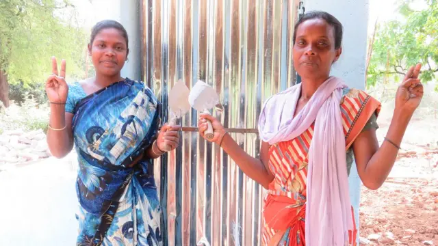 मोइलिन डांग, आश्रिति लुगुन