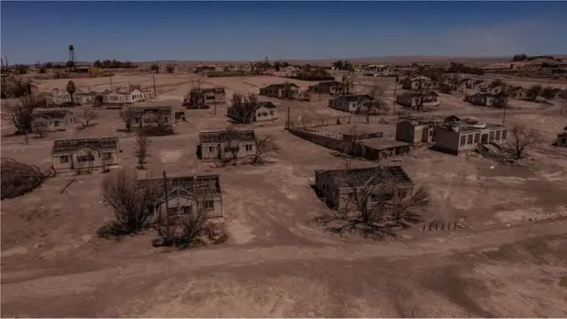 El pueblo Pedro de Valdivia, en Chile, quedó desierto cuando una mina cercana cerró. En un mundo sin minería, los pueblos fantasmas se crearían casi de la noche a la mañana.