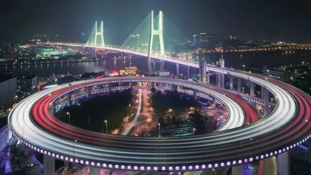 Sperma bilan mushuk ichida Dik