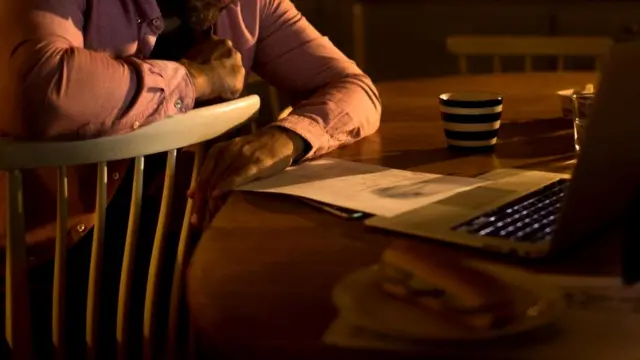 От бездумного злоупотребления соцсетями вас может удержать более сложный доступ к ним