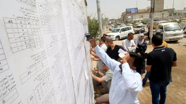 يتنافس في الانتخابات 320 حزباً سياسياً وائتلافاً وقائمةً انتخابية، عبر 7 آلاف و367 مرشحاً