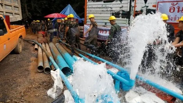 Thailnd boys trapped in caves