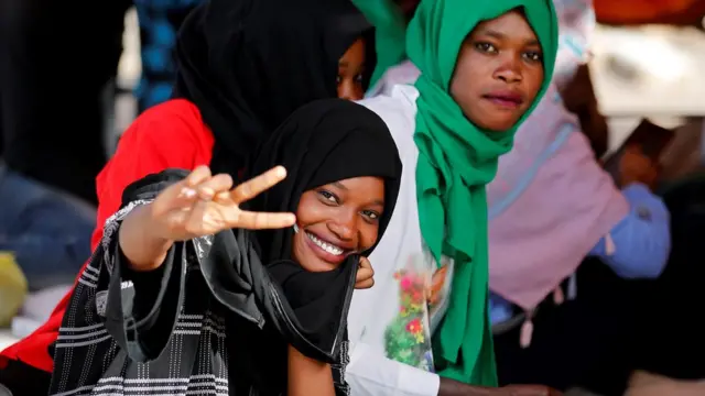 تجمع المهنيين يحث المحتجين على إقامة متاريس جديدة لحماية أنفسهم