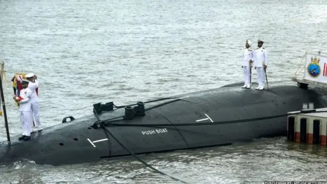 நீர் மூழ்கி கப்பல்