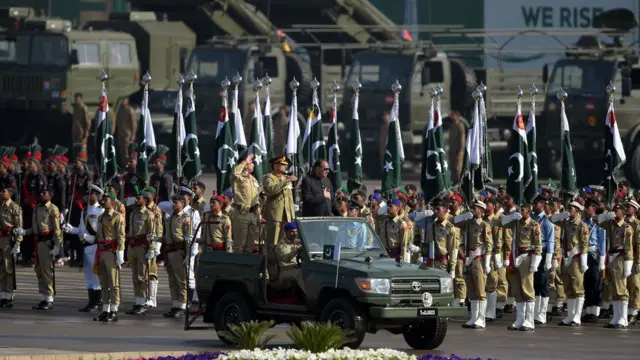 یومِ پاکستان پیریڈ