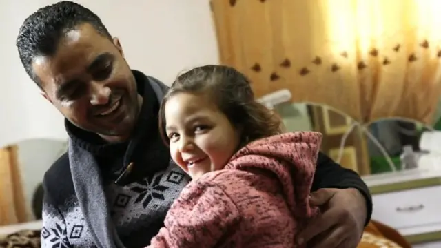 İşgal altındaki Filistin bölgesinde yaşayan Garib ailesinin evi, giderek genişleyen bir Yahudi yerleşiminin ortasında kaldı