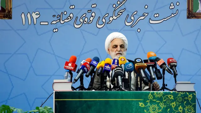 غلامحسین محسنی اژه‌ای، سخنگوی قوه قضائیه اتهامات حمید بقایی را تصرف غیرمجاز، تبانی با معاملات غیردولتی و اختلاس اعلام کرده است.
