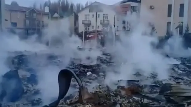 Бостеридеги "Осьминог" кафесинин күлү сапырылып, өрт жанындагы эки мейманканага чейин өткөн