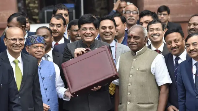 बजट 2019, इनकम टैक्स स्लैब, पीयूष गोयल, अंतरिम बजट, Budget 2019, Income tax sops, interim budget, लोकसभा चुनाव 2019, Budget2019, BudgetSession2019, Piyush Goyal, Finance Minister