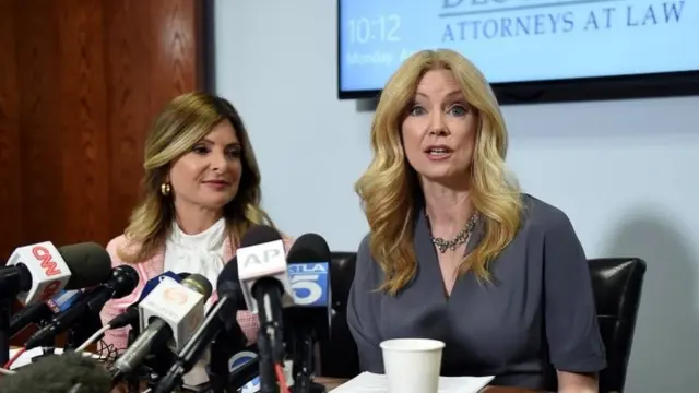Wendy Walsh y su abogada Lisa Bloom en Los Ángeles