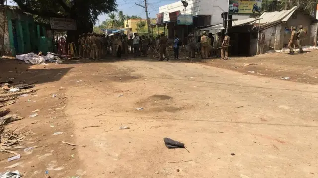 அலங்காநல்லூரில் ஜல்லிக்கட்டு நடத்த போராட்டக்காரர்கள் எதிர்ப்பு