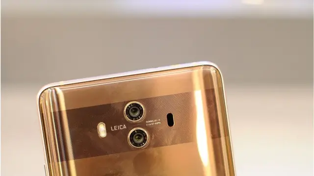 Mẫu điện thoại Huawei Mate 10 Pro với camera Leica