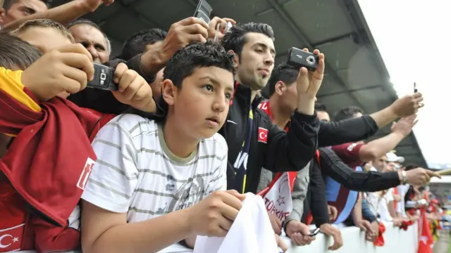 Özel iletişim vergisi sonraki yıllar içinde operatörlerin sağladığı her işlem için farklı oranda uygulanmaya başladı