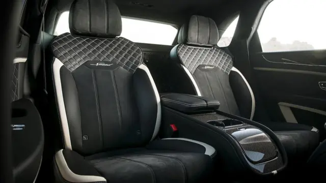 اتاق بنتلی بنتایگا اسپید از مدل‌های معمولی بنتایگا شیک‌تر است