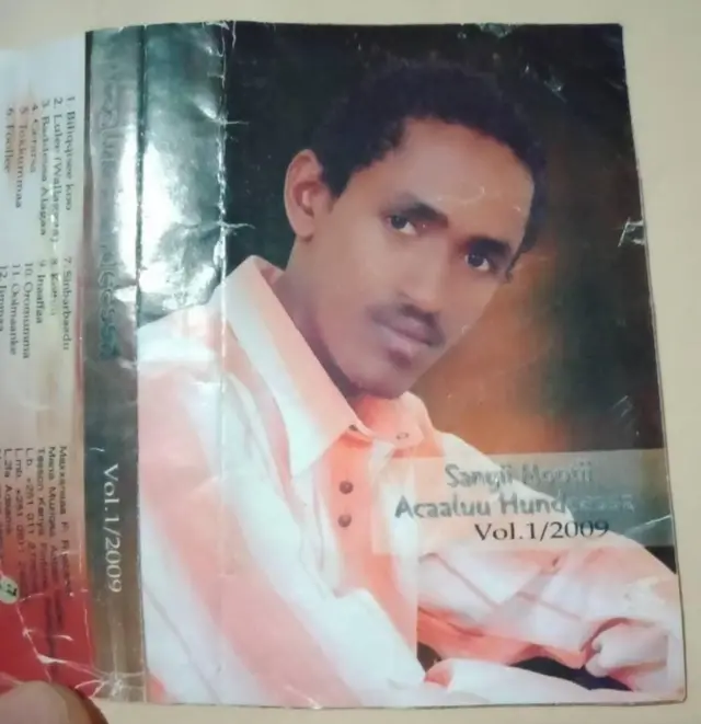 qola albamii Sanyii Mootii - Haacaaluu Hundeessaa