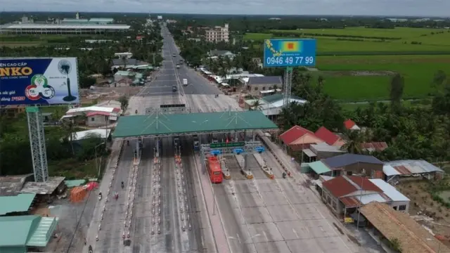 Nhiều trạm BOT gặp phản ứng của người dân vì cho rằng vị trí đặt trạm và mức phí 'vô lý'