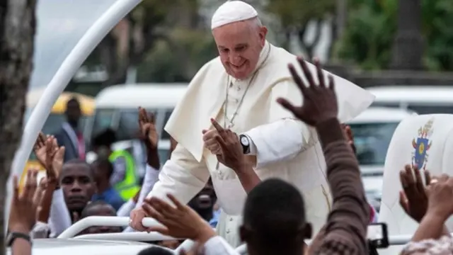 O papa sendo recebidojogo de futebol para ganhar dinheiroMoçambique, na quinta-feira