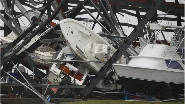 Узбережжя техасу, що постраждило від урагану, може зазнати другого удару від шторму і високого припливу