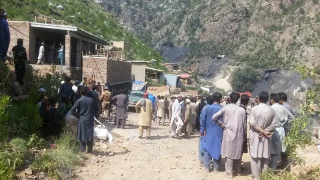 درہ آدم خیل میں کوئلے کی کان