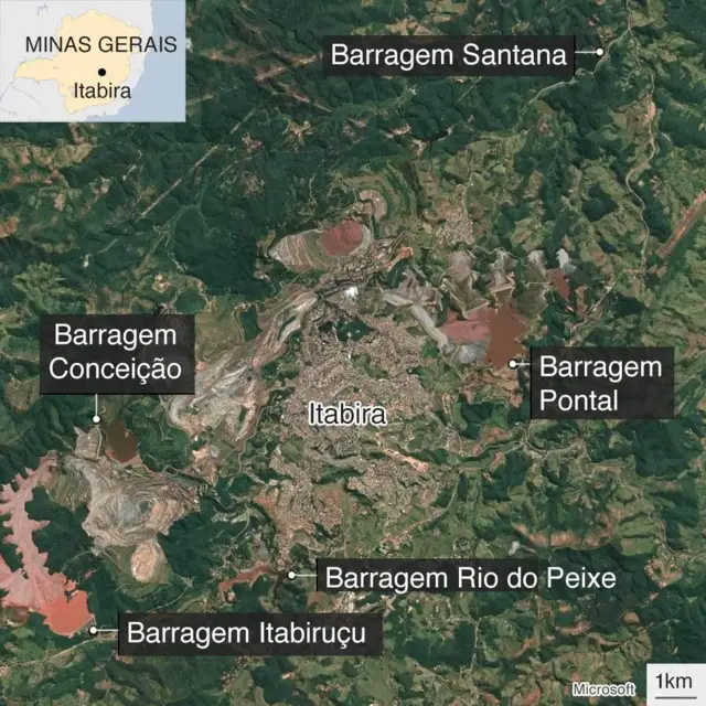 Mapa mostrando a cidade de Itabira, cercada por barragens