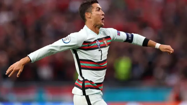 Cristiano Ronaldosaldo bônus estrela betpartida da Euro