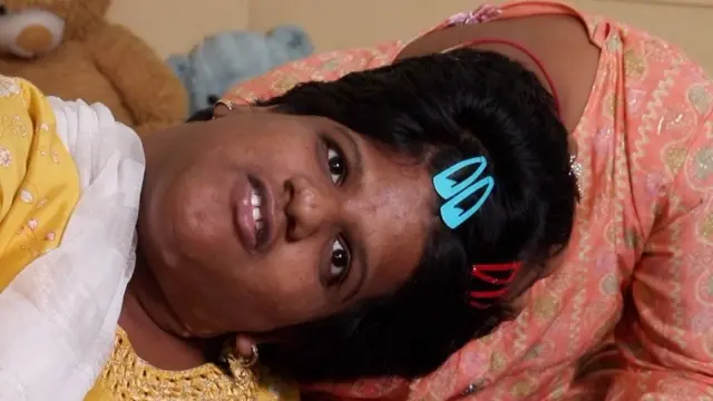 'بچپن سے ہی ہمیں والدین کی محبت کے علاوہ سب کچھ ملا'