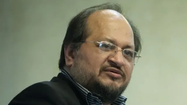 محمد شریعتمدارى رئیس ستاد انتخاباتى حسن روحانى