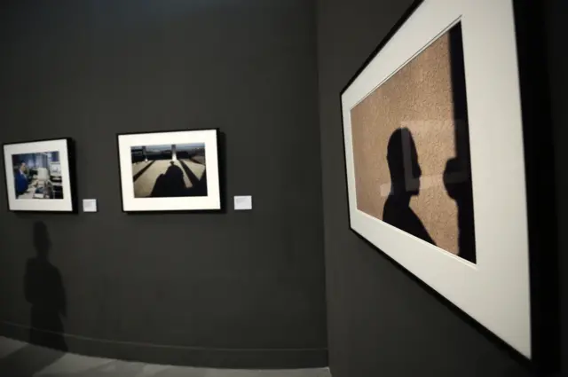 ส่วนหนึ่งของภาพถ่ายฝีพระหัตถ์พระบาทสมเด็จพระปรมินทรมหาภูมิพลอดุลยเดช ซึ่งจัดแสดงอยู่ที่บริเวณชั้น 9 หอศิลปวัฒนธรรมแห่งกรุงเทพมหานคร