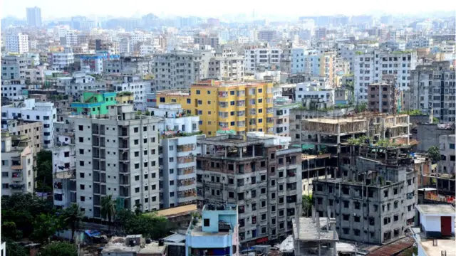 এক জরিপে দেখা গেছে, ঢাকা শহরে বসবাসকারীদের অন্তত ৭০% ভাড়াটিয়া।