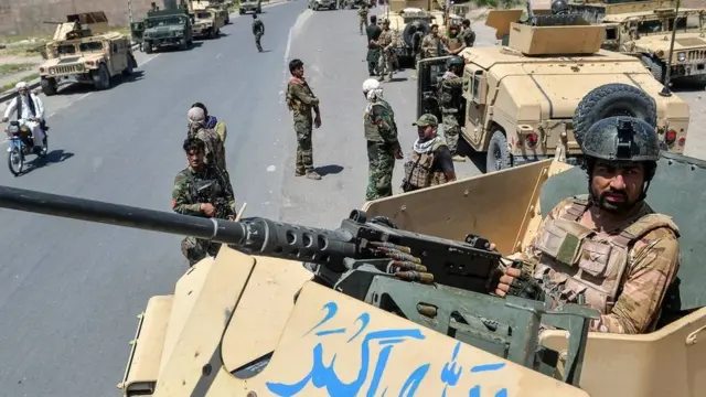 Wanajeshi wa Afghanistana wanakabiliana na wapiganaji wa Tliban katika miji mitatu