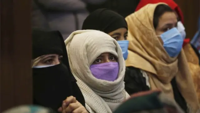 महिलाएं