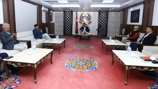 बालुवाटारमा कांग्रेस एमाले नेताहरू