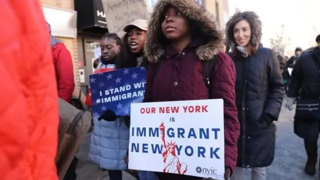 प्रवासी