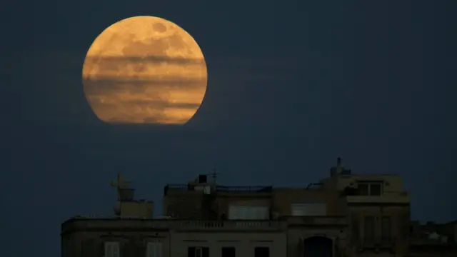 La luna vista desde Malta