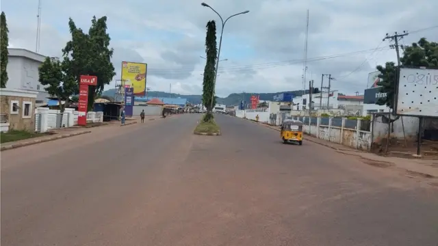 Motorist no gree drive for one major road for Enugu state capital