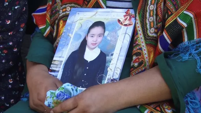 Беш гүлүнүн бир гүлү ачыла элек кезинде аны ала качкан жигиттин колунан ажал тапкан Бурулай медициналык коллеждин экинч курсун аяктап жаткан.