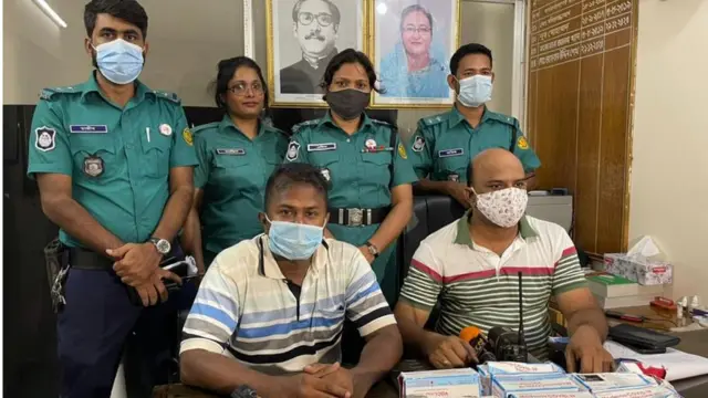 গোপন খবরের ভিত্তিতে পুলিশ অভিযান চালায়।