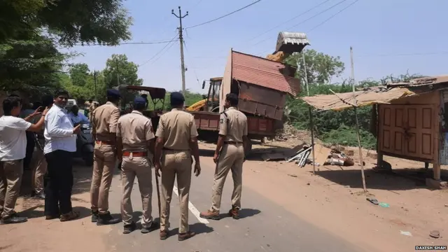 गुजरात का 'ऑपरेशन बुलडोजर'