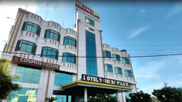 होटल जहां पुलिस वालों पर मनीष की पिटाई का आरोप है