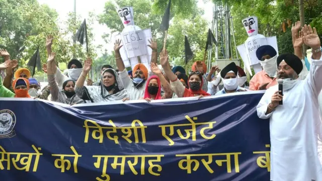 साल 2020 जुलाईऊ में दिल्ली में पाकिस्तानी दूतावास के सामने खालिस्तान समर्थकों के ख़िलाफ़ हुई रैली