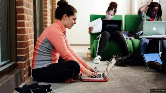 వ్యూహాత్మక ఆలోచనా విధానం అంటే మిమ్మల్ని మీరు ప్రశ్నించుకుంటూ,విశ్లేషించుకుంటూ మెరుగుపరుచుకోవడమన్నమాట!