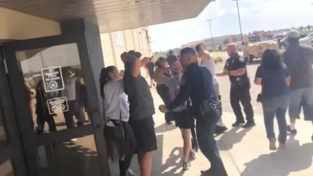 டெக்சாஸில் மீண்டுமொரு துப்பாக்கிச்சூடு: குறைந்தது ஐந்து பேர் உயிரிழப்பு