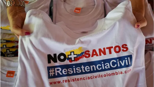 Propaganda contra Santos.