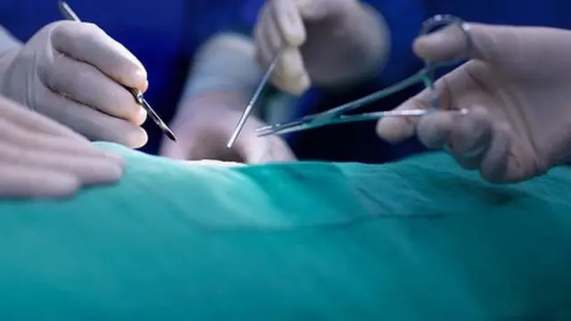 上海瀛东律师事务所律师方洁对BBC表示，因为现在中国的医患纠纷太多，为避免担责，医院要求签订《授权委托书》的现象非常普遍。